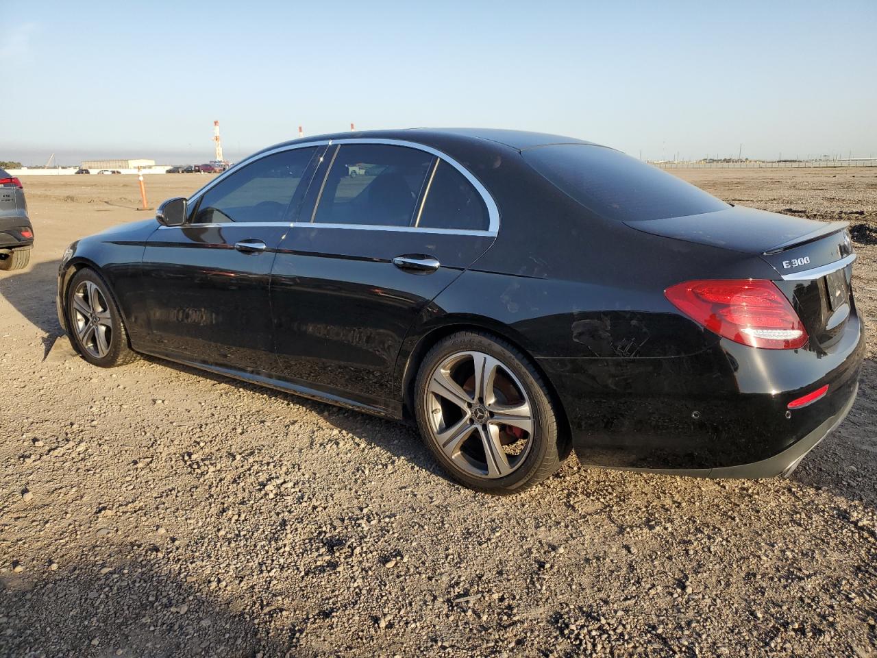 2018 Mercedes-Benz E-klasse VIN WDDZF4JB3JA318998 Copart auction photo, water/flood / mechanical damage thumbnail 2