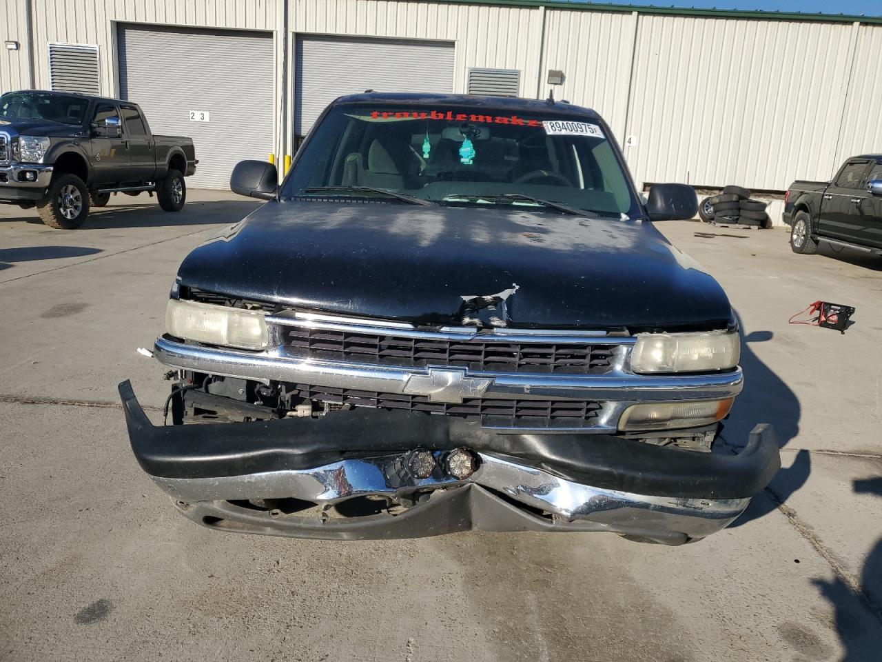 2006 Chevrolet Suburban VIN 1GNEC16Z16J126581 Copart auction photo, front end damage thumbnail 5