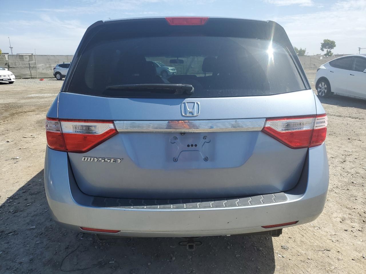 2013 Honda Odyssey VIN 5FNRL5H44DB021590 Copart auction photo, front end / minor dent/scratches damage thumbnail 6