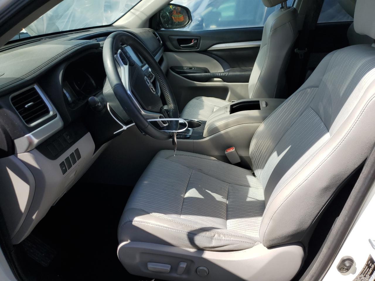2016 Toyota Highlander VIN 5TDBKRFH0GS281325 Copart auction photo, front end damage thumbnail 7