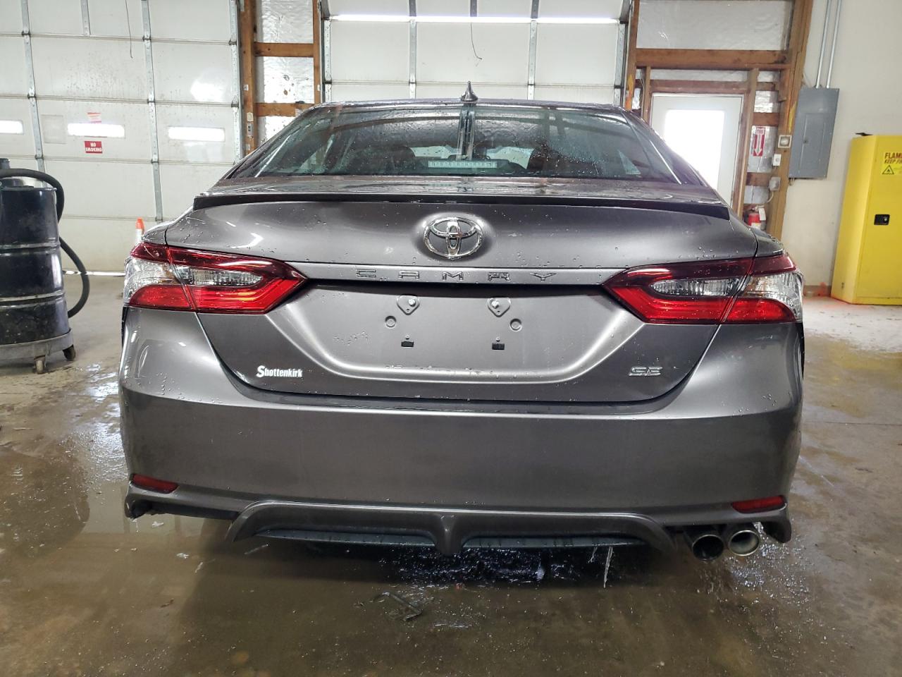 2022 Toyota Camry VIN 4T1G11AK8NU714570 Copart auction photo, front end damage thumbnail 6