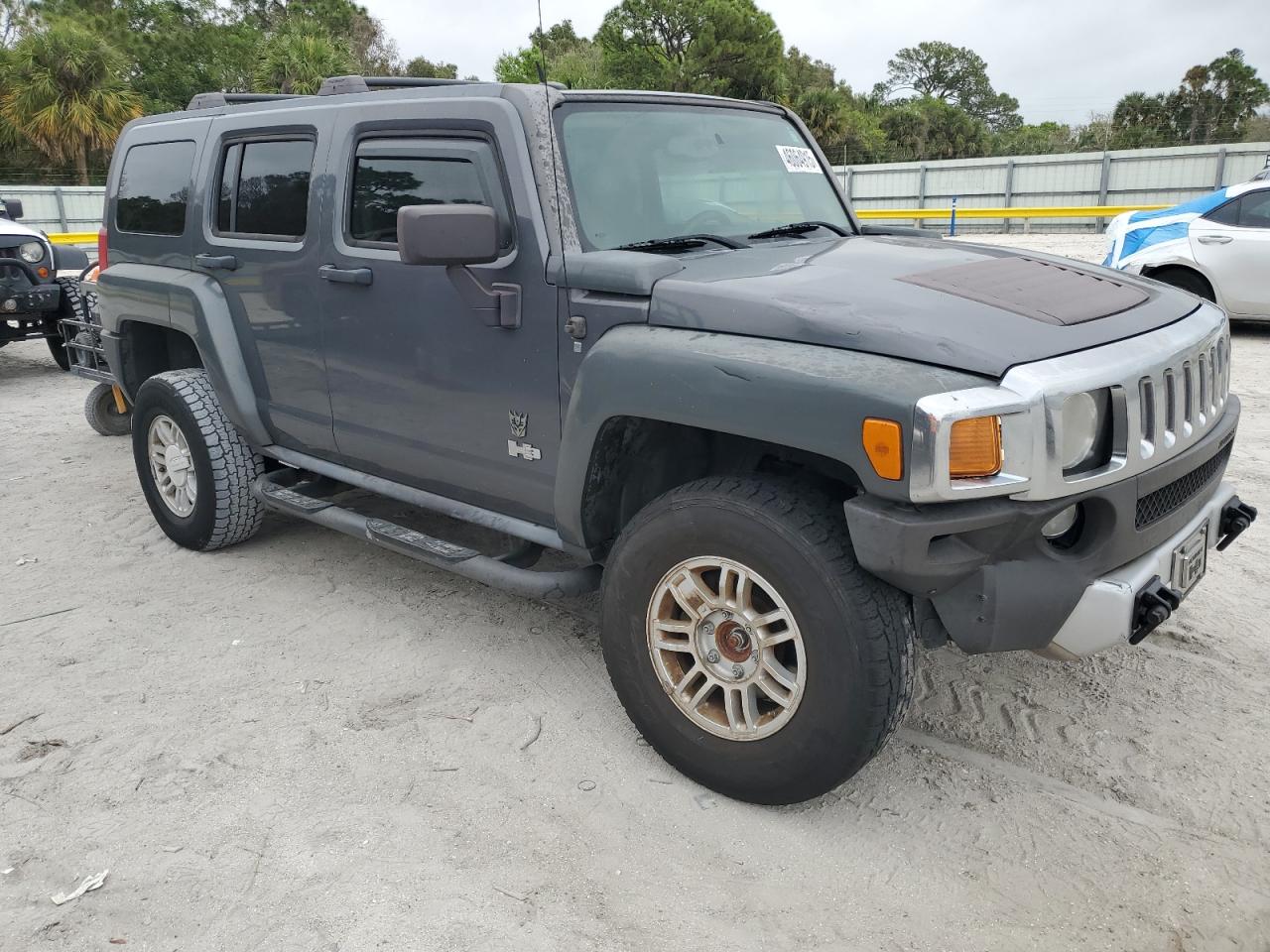 2008 Hummer H3 VIN 5GTEN13E188134204 Copart auction photo, front end / minor dent/scratches damage thumbnail 4