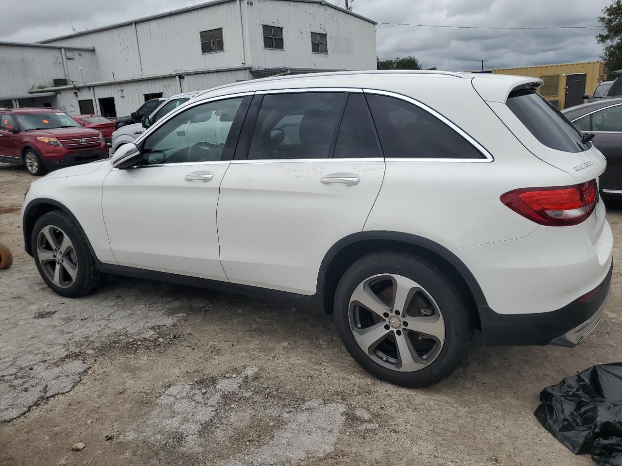 2016 Mercedes-Benz GLC VIN WDC0G4JB5GF017218 Copart auction photo, water/flood damage thumbnail 2