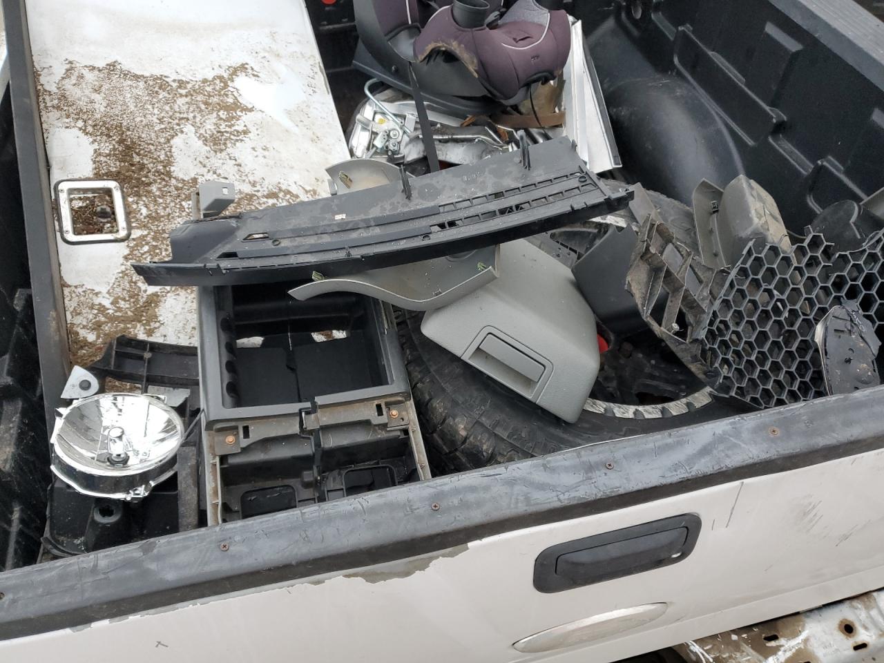2006 Ford F-150 VIN 1FTPW14546KA62572 Copart auction photo, all over damage thumbnail 12