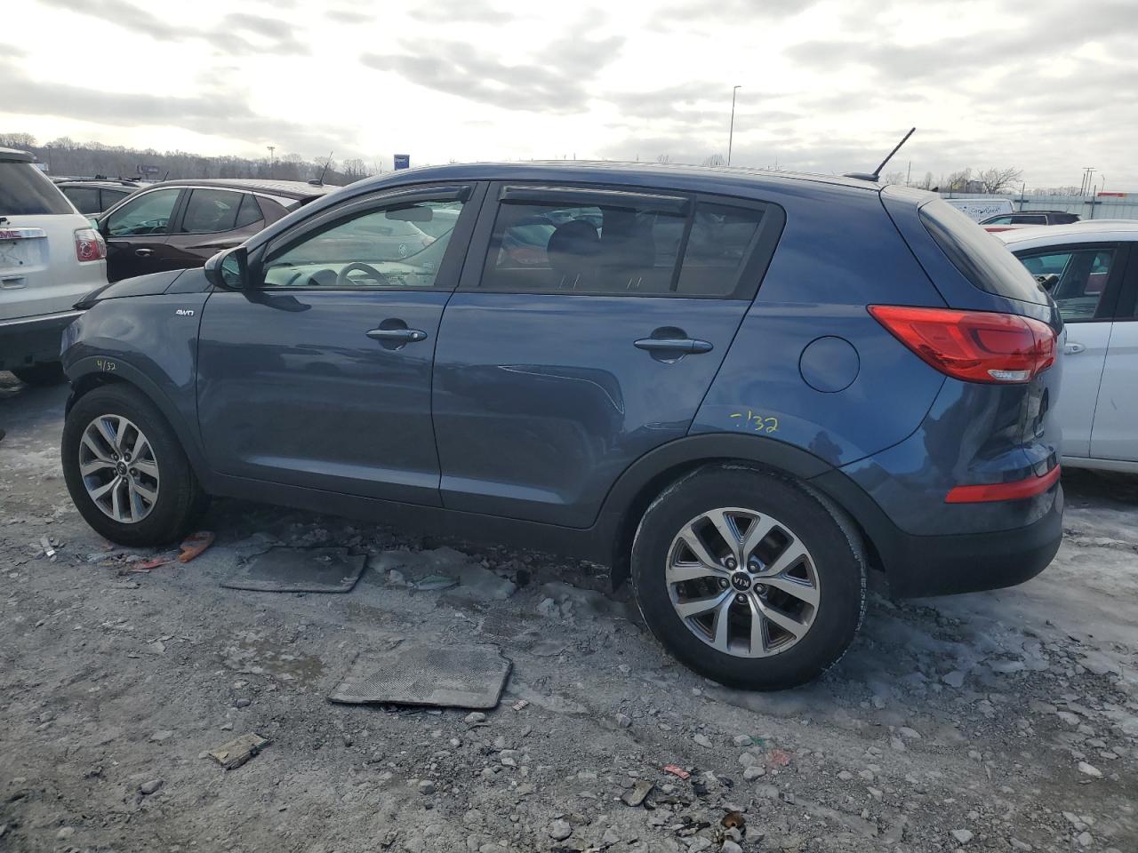 2015 KIA Sportage VIN KNDPBCAC3F7776156 Copart auction photo, front end / side damage thumbnail 2