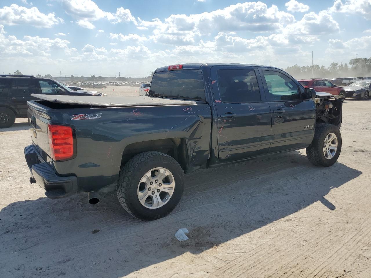 2017 Chevrolet Silverado VIN 3GCUKREC5HG211916 Copart auction photo, front end / side damage thumbnail 3