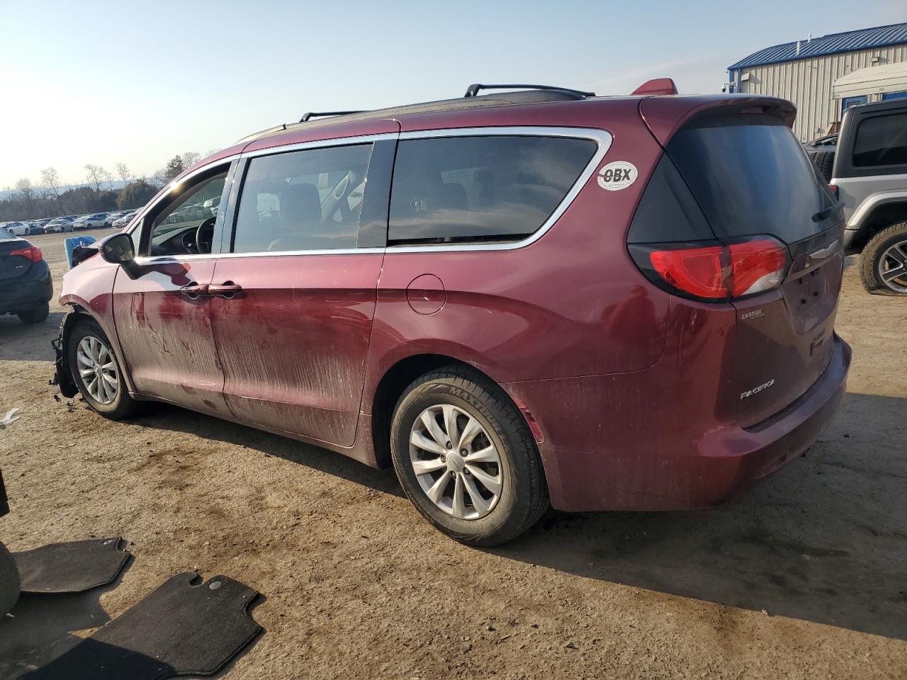 2017 Chrysler Pacifica VIN 2C4RC1DG2HR660408 Copart auction photo, front end damage thumbnail 2