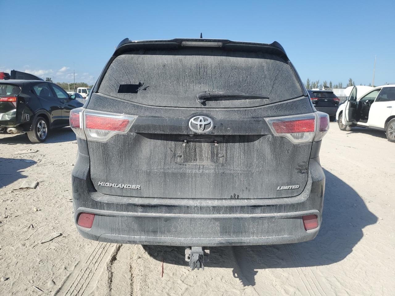 2015 Toyota Highlander VIN 5TDYKRFH5FS079542 Copart auction photo, front end / minor dent/scratches damage thumbnail 6