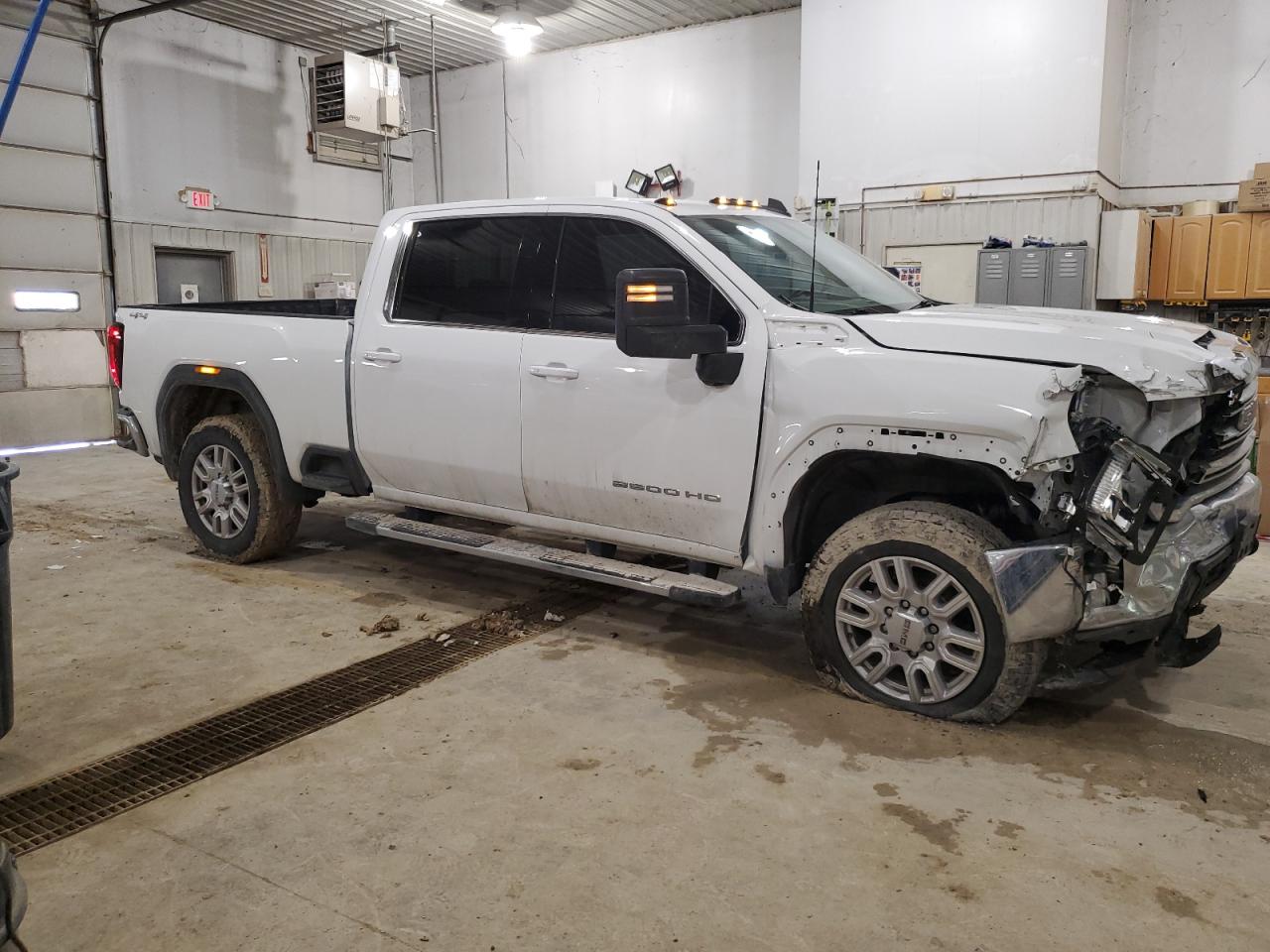 2022 GMC Sierra VIN 1GT49ME78NF327531 Copart auction photo, front end / minor dent/scratches damage thumbnail 4