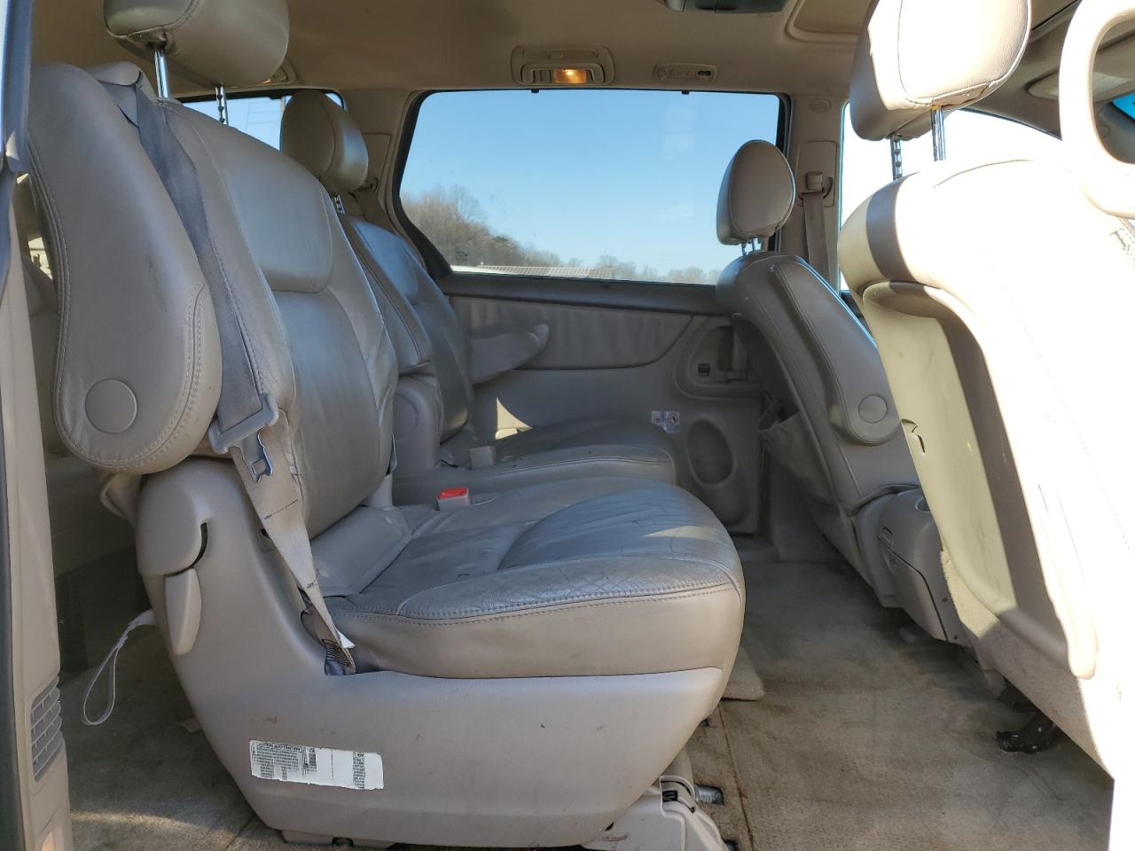 2005 Toyota Sienna VIN 5TDBA22C65S035168 Copart auction photo, side / front end damage thumbnail 11