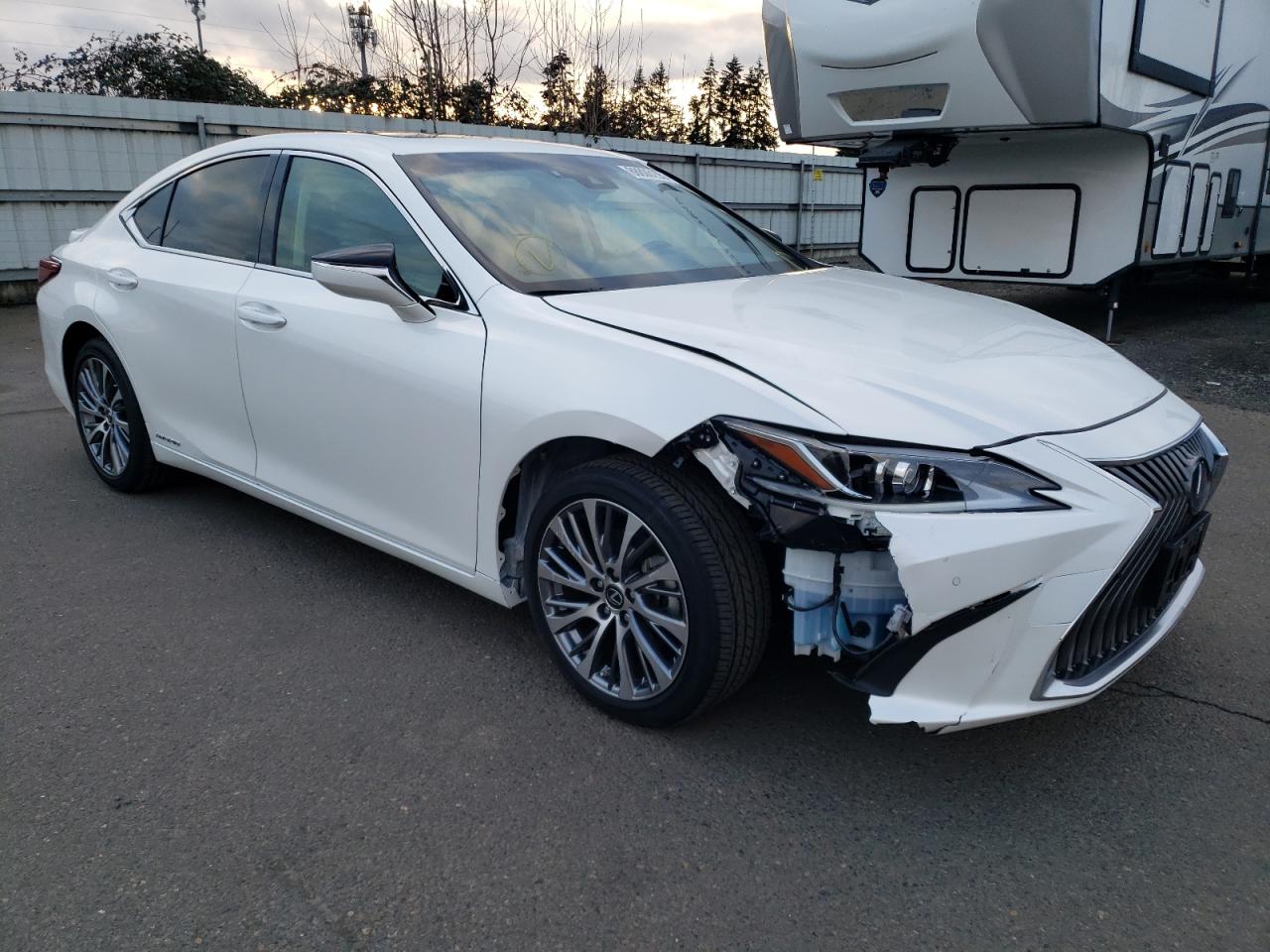 2019 Lexus ES VIN JTHB21B14K2038691 Copart auction photo, front end damage thumbnail 4