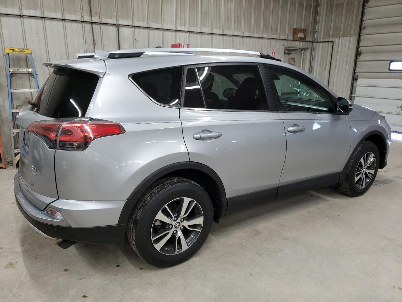 2016 Toyota RAV 4 VIN 2T3RFREV3GW420789 Copart auction photo, top/roof damage thumbnail 3