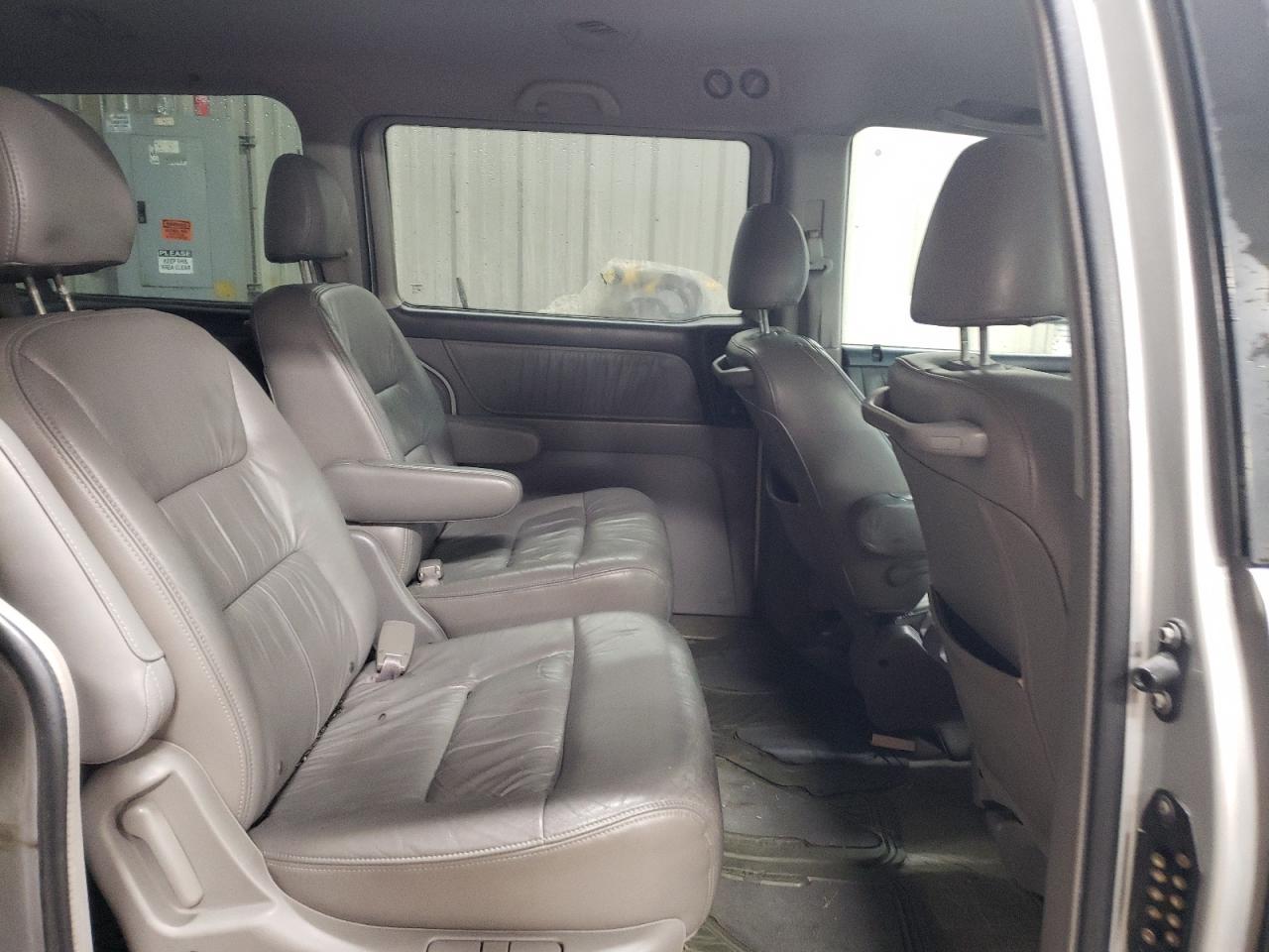 2004 Honda Odyssey VIN 5FNRL189X4B098131 Copart auction photo, rear end damage thumbnail 11