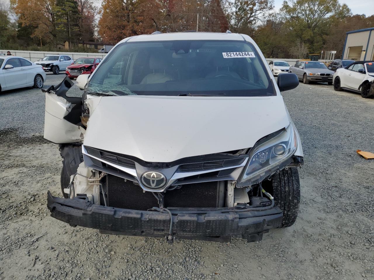 2018 Toyota Sienna VIN 5TDDZ3DC4JS197492 Copart auction photo, all over damage thumbnail 5