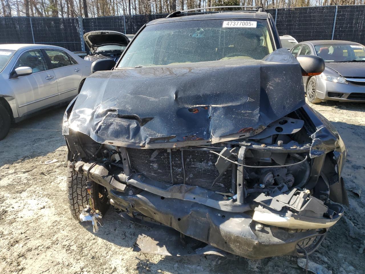 2002 GMC Envoy VIN 1GKDT13S922401408 Copart auction photo, front end damage thumbnail 5