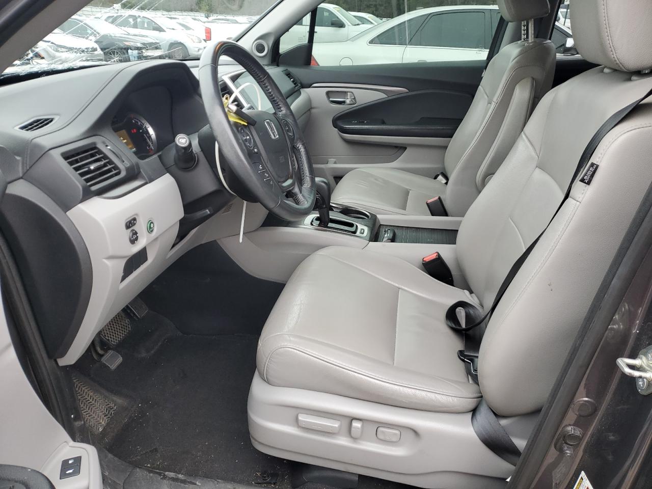 2017 Honda Pilot VIN 5FNYF5H56HB021933 Copart auction photo, all over damage thumbnail 7