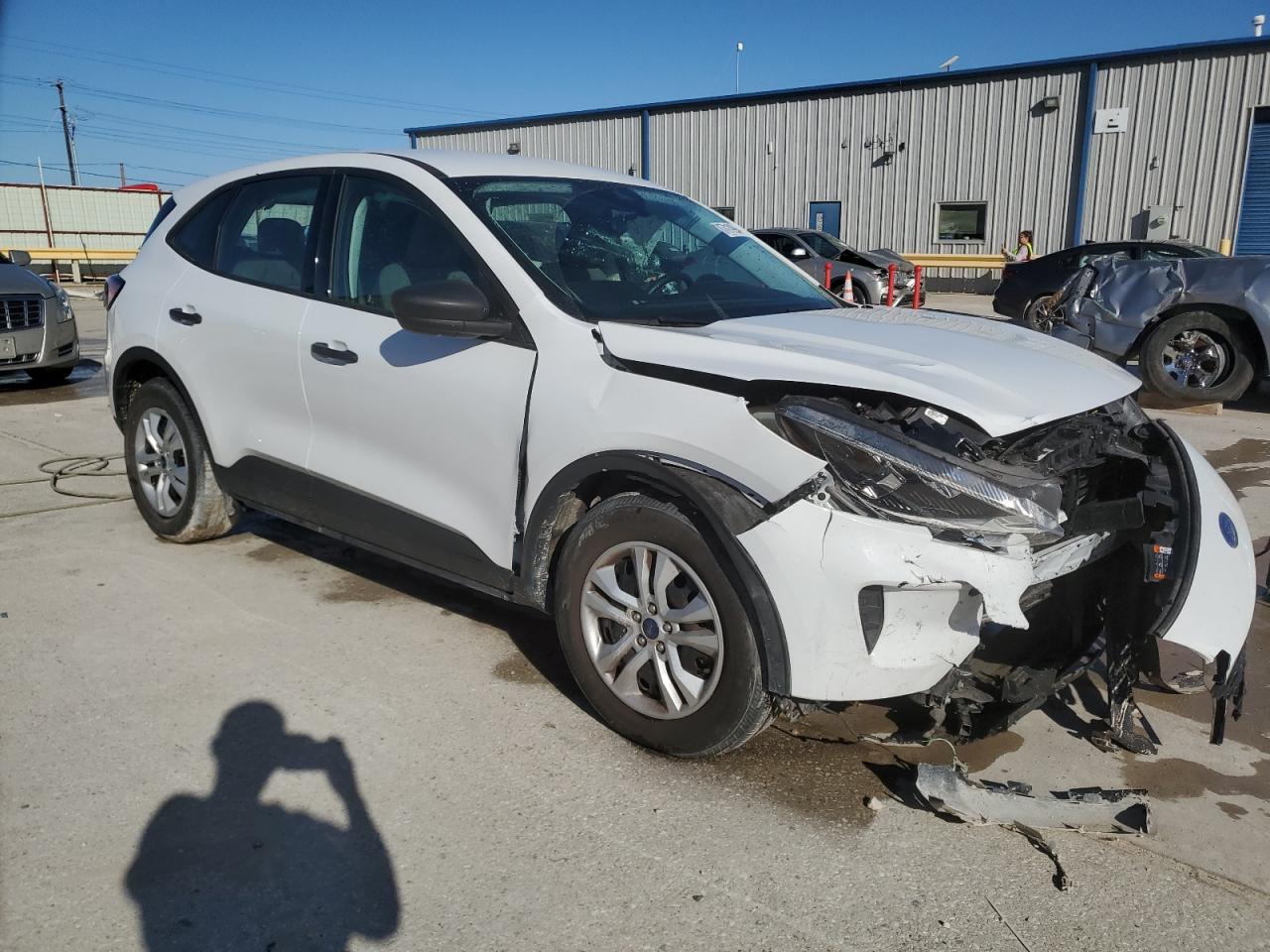 2022 Ford Escape VIN 1FMCU0F64NUB56521 Copart auction photo, front end / minor dent/scratches damage thumbnail 4