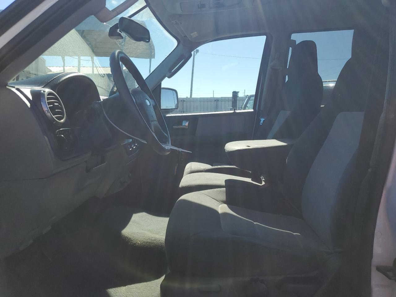 2004 Ford Expedition VIN 1FMRU15W14LA79192 Copart auction photo, front end damage thumbnail 7