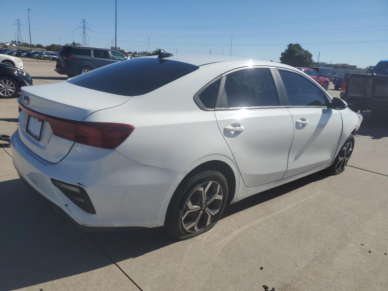 2020 KIA Forte VIN 3KPF24AD4LE207550 Copart auction photo, all over / undercarriage damage thumbnail 3