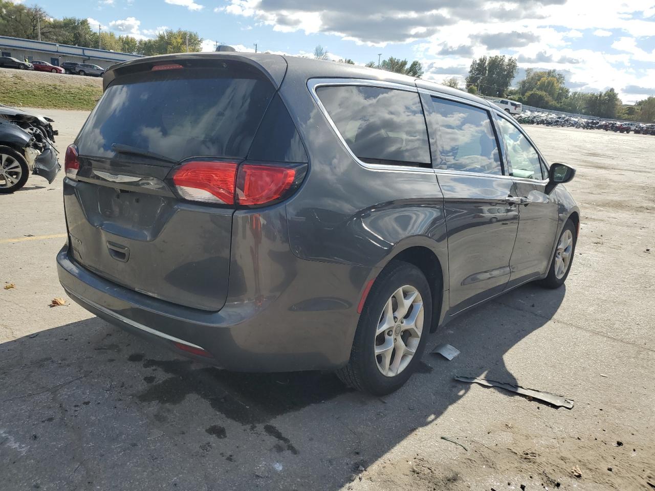 2017 Chrysler Pacifica VIN 2C4RC1BG0HR841395 Copart auction photo, all over damage thumbnail 3