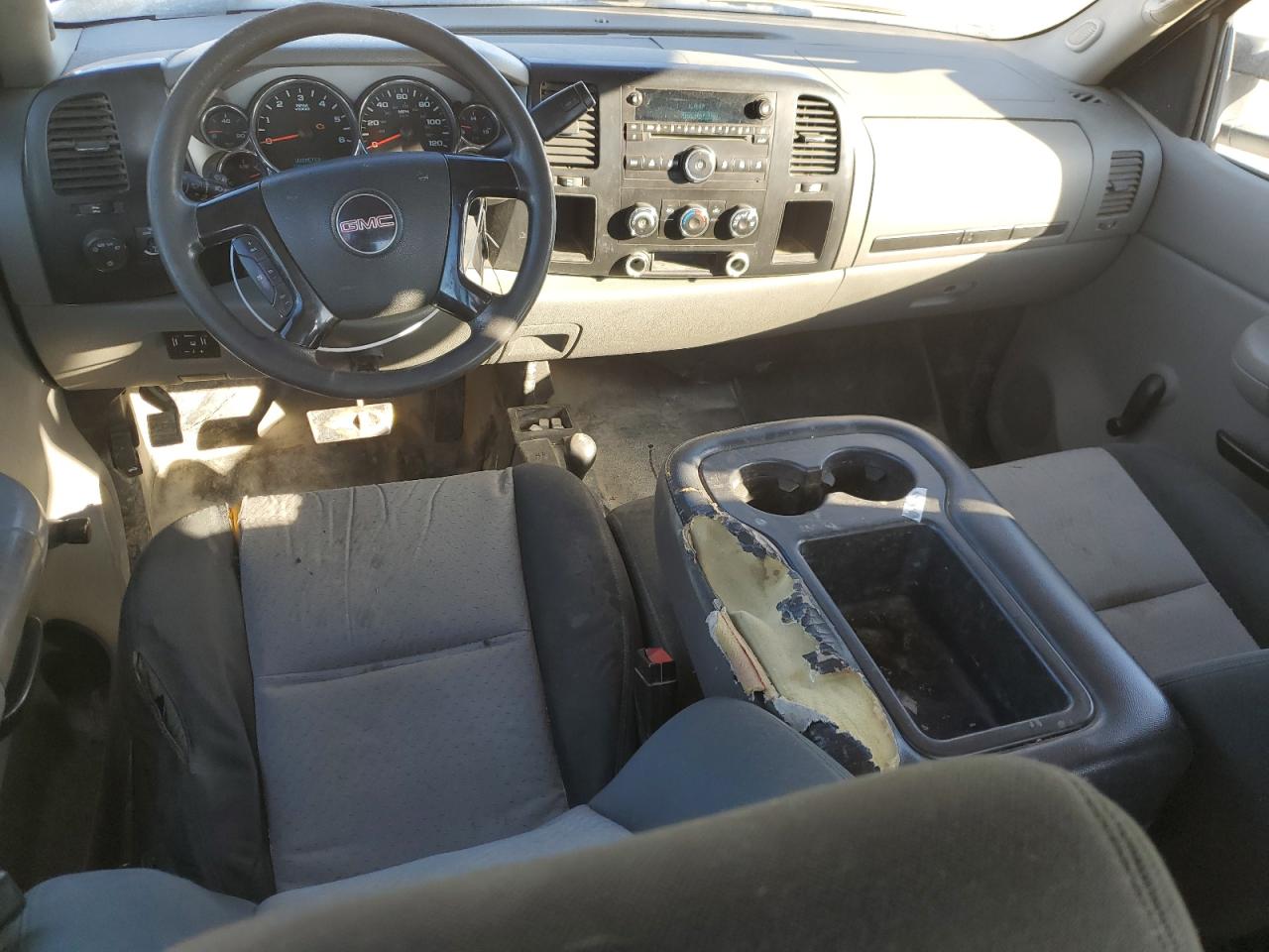 2008 GMC Sierra VIN 1GTHK29K98E186763 Copart auction photo, front end / minor dent/scratches damage thumbnail 8