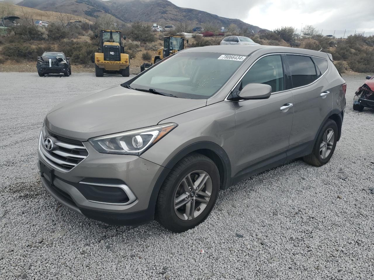 2018 Hyundai Santa Fe VIN 5NMZTDLB6JH085687