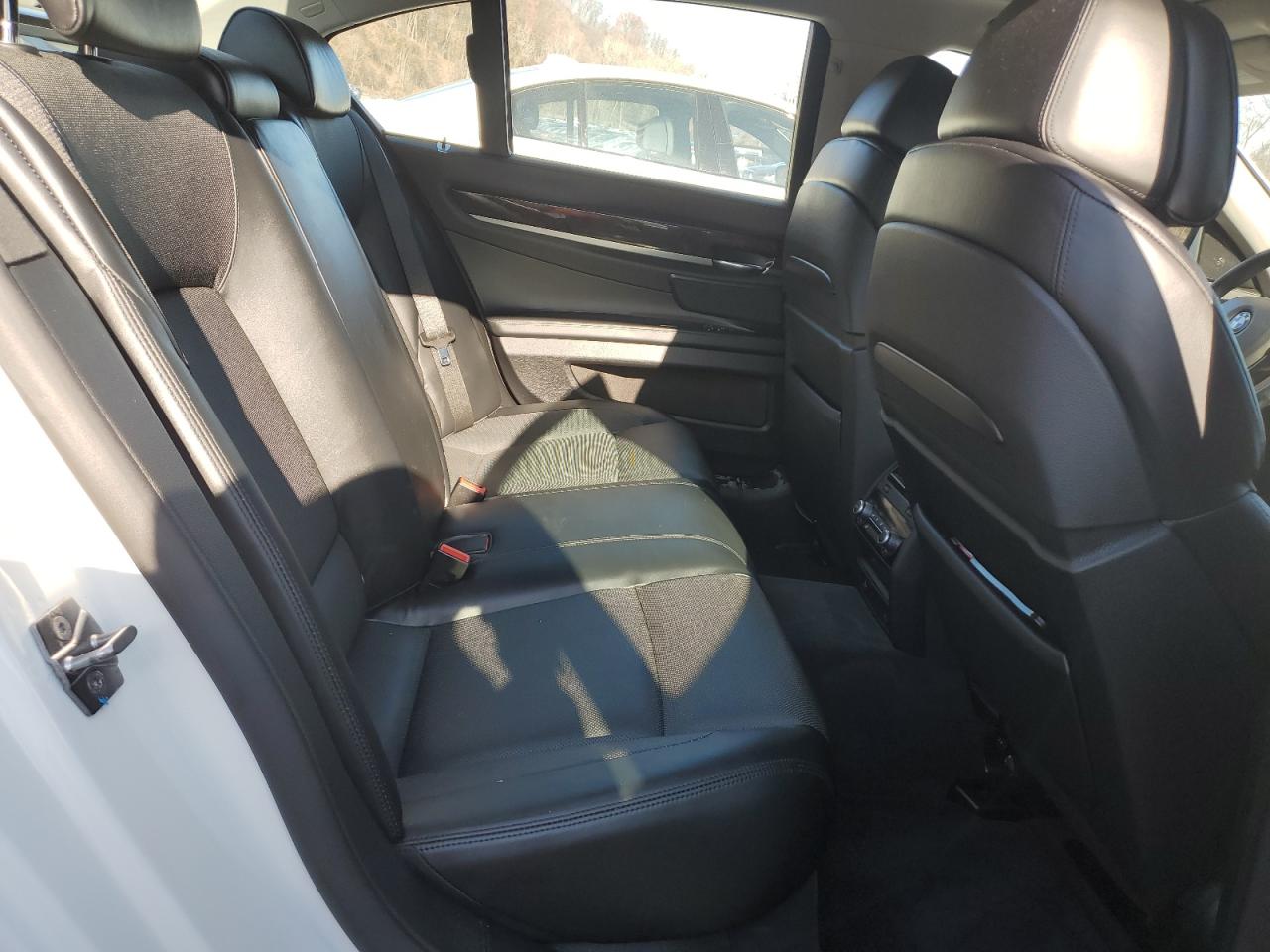 2012 BMW 7er VIN WBAKC6C59CDX99412 Copart auction photo, front end / minor dent/scratches damage thumbnail 10