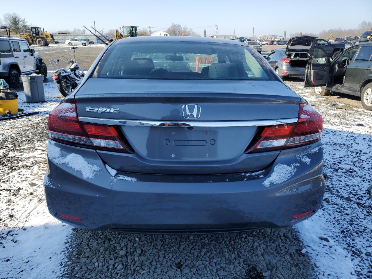 2015 Honda Civic VIN 19XFB2F79FE118181 Copart auction photo, side / minor dent/scratches damage thumbnail 6