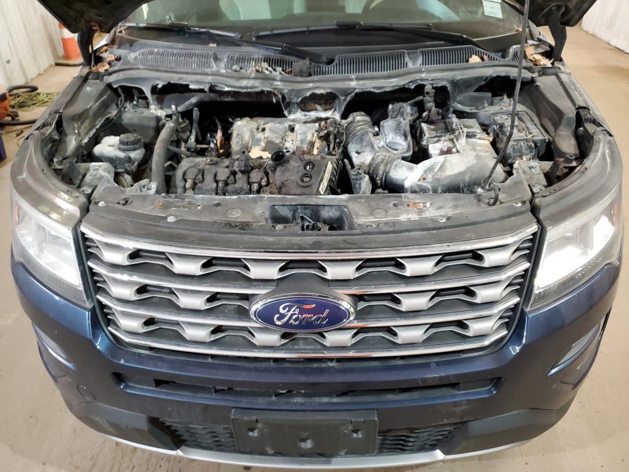 2017 Ford Explorer VIN 1FM5K8D85HGB67984 Copart auction photo, burn - engine / minor dent/scratches damage thumbnail 12