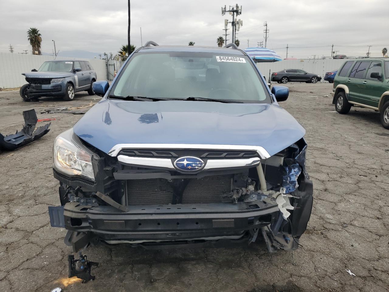 2018 Subaru Forester VIN JF2SJAGC6JH609092 Copart auction photo, front end damage thumbnail 5