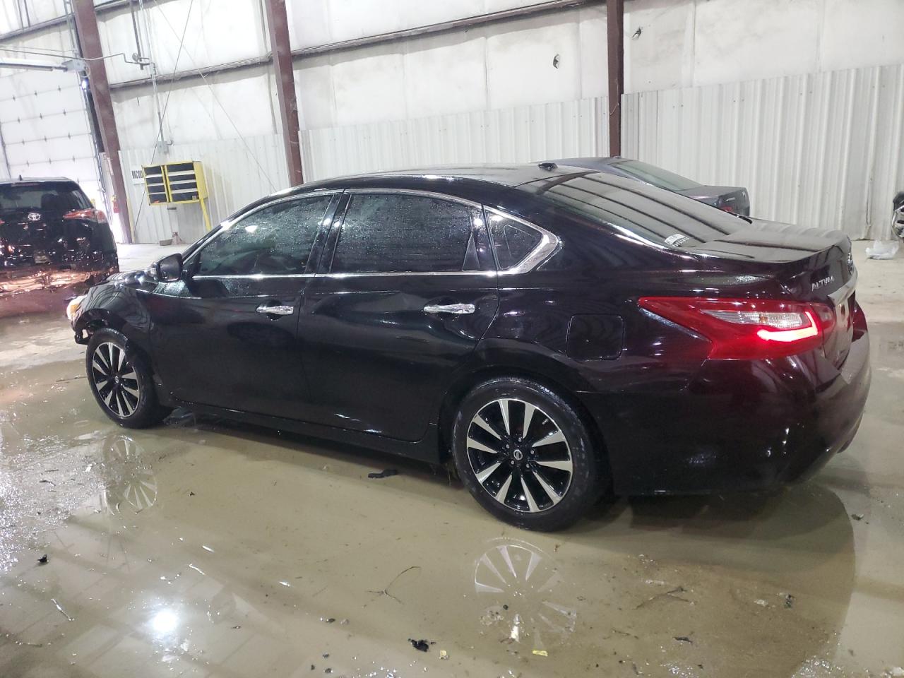 2018 Nissan Altima VIN 1N4AL3AP3JC145290 Copart auction photo, front end damage thumbnail 2