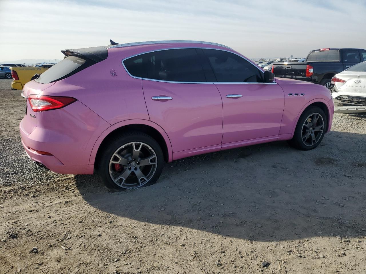2017 Maserati Levante VIN ZN661XUS6HX222877 Copart auction photo, front end damage thumbnail 3