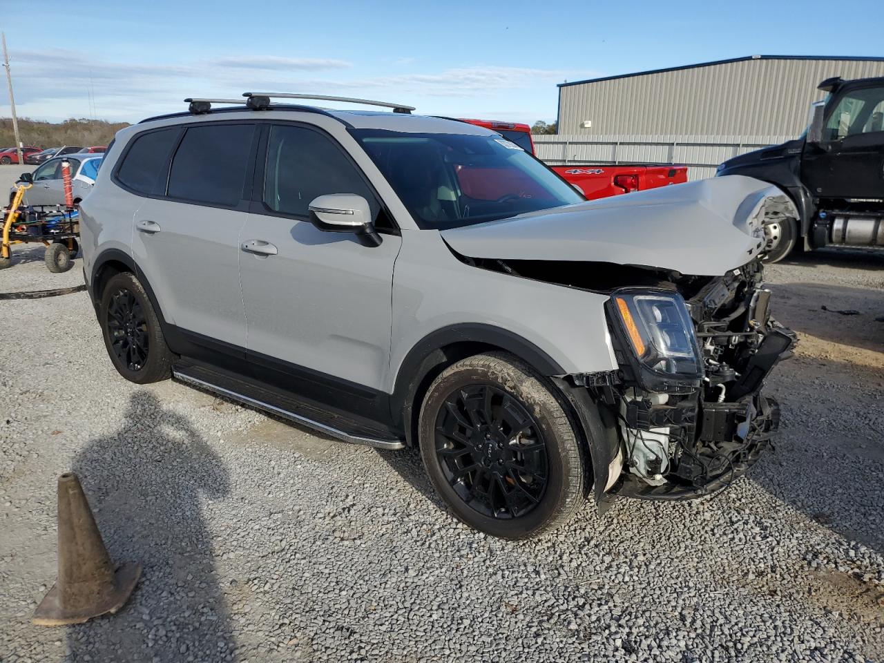 2022 KIA Telluride VIN 5XYP3DHCXNG255915 Copart auction photo, front end / minor dent/scratches damage thumbnail 4