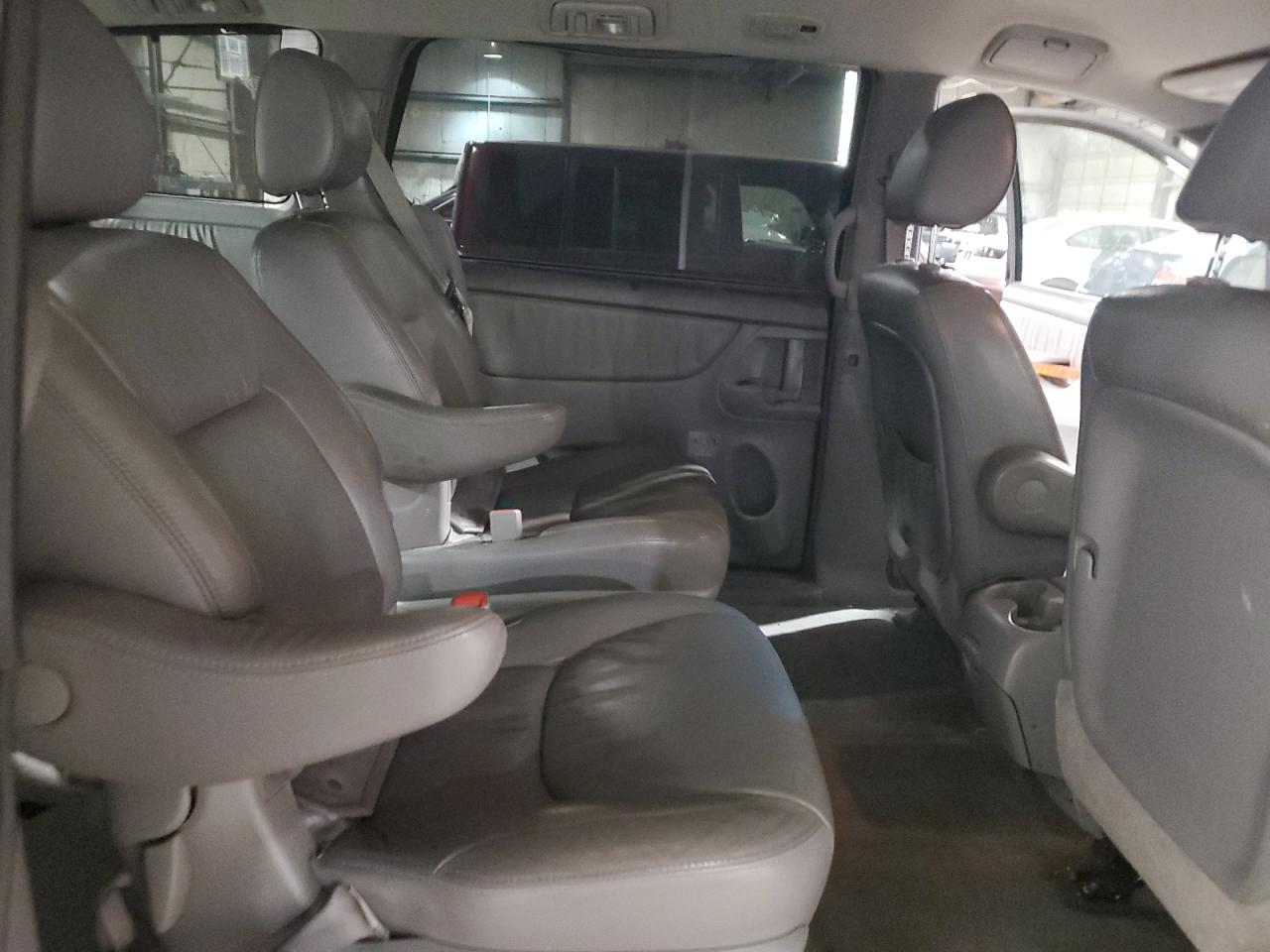 2009 Toyota Sienna VIN 5TDZK22C29S240505 Copart auction photo, front end / minor dent/scratches damage thumbnail 11