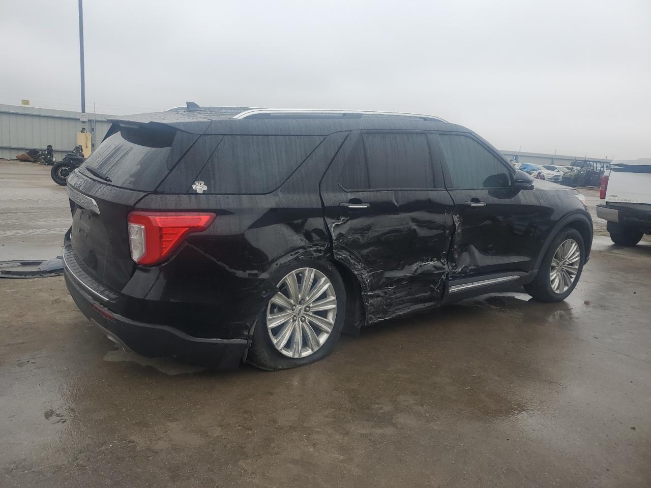 2022 Ford Explorer VIN 1FMSK7FH4NGB38644 Copart auction photo, side damage thumbnail 3