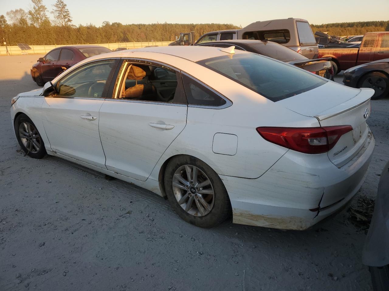 2016 Hyundai Sonata VIN 5NPE24AF2GH373614 Copart auction photo, water/flood damage thumbnail 2