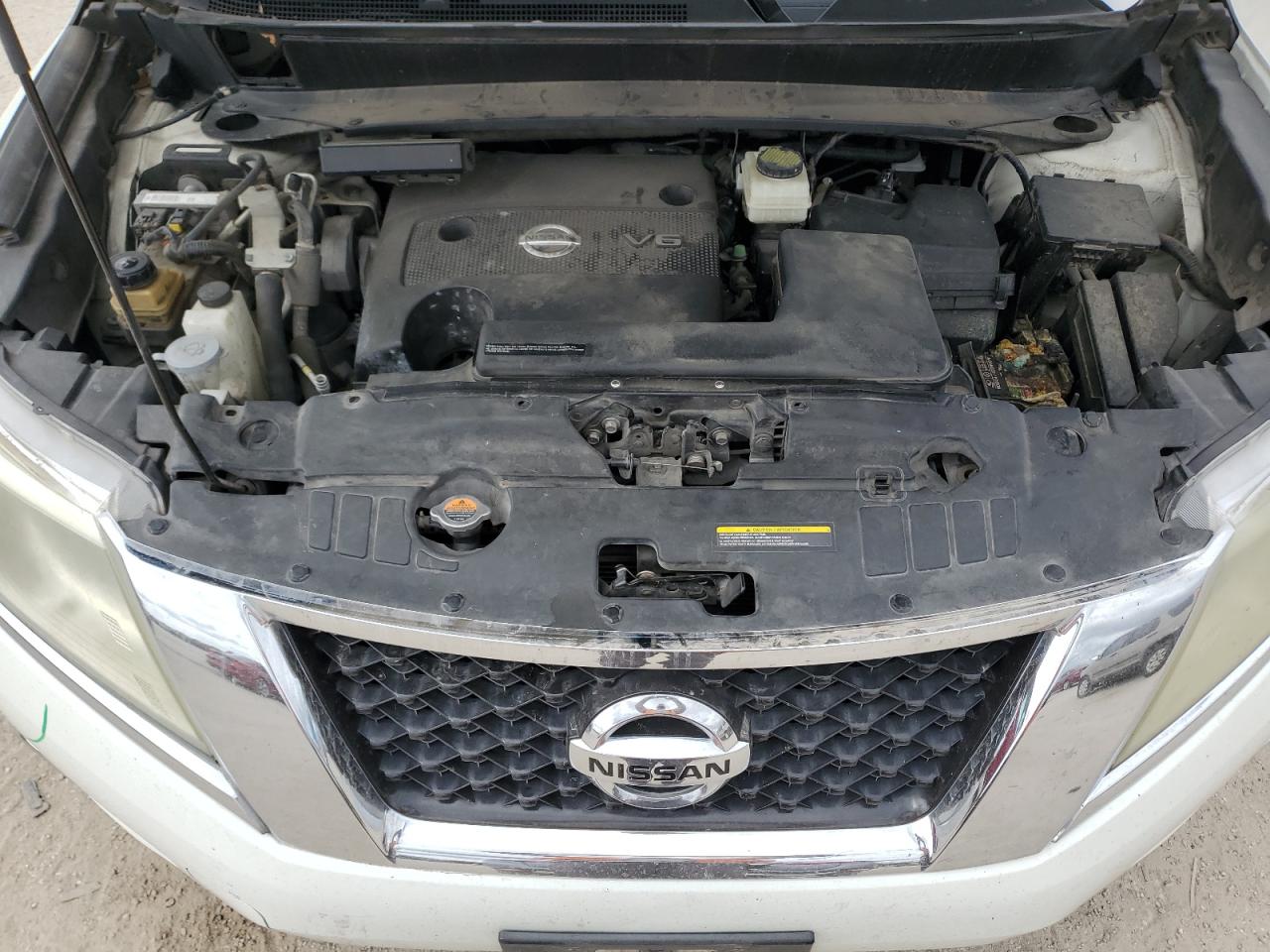 2015 Nissan Pathfinder VIN 5N1AR2MN0FC670310 Copart auction photo, front end / minor dent/scratches damage thumbnail 12