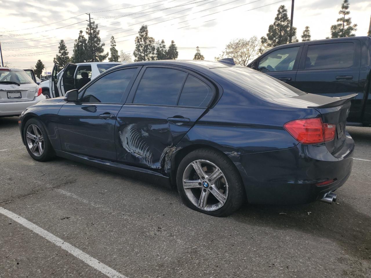 2014 BMW 3er VIN WBA3C1C57EK113812 Copart auction photo, side damage thumbnail 2