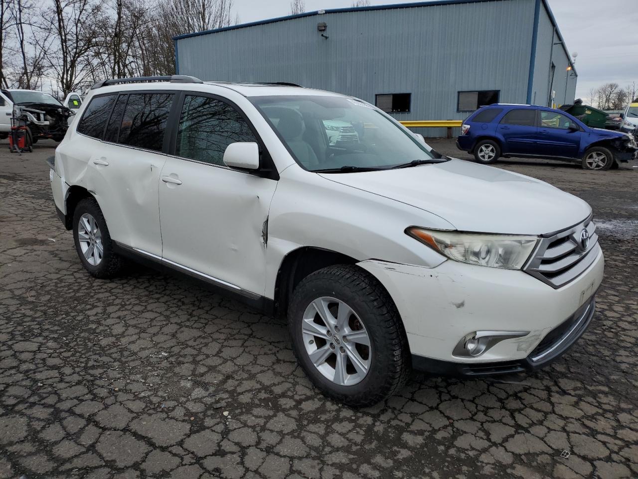 2012 Toyota Highlander VIN 5TDBK3EH3CS168395 Copart auction photo, rear end / side damage thumbnail 4