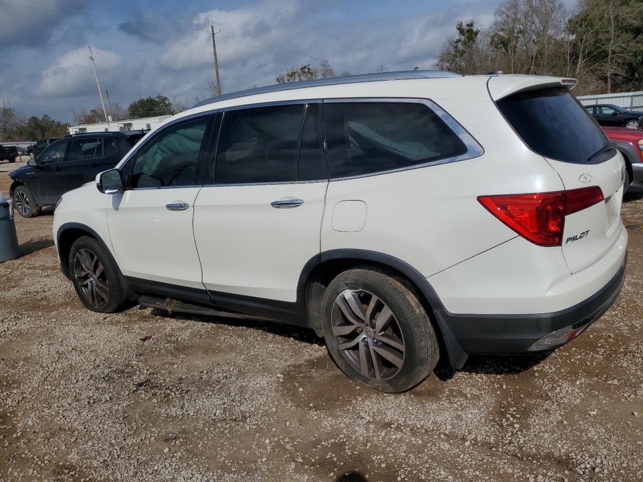 2016 Honda Pilot VIN 5FNYF6H05GB043169 Copart auction photo, all over damage thumbnail 2