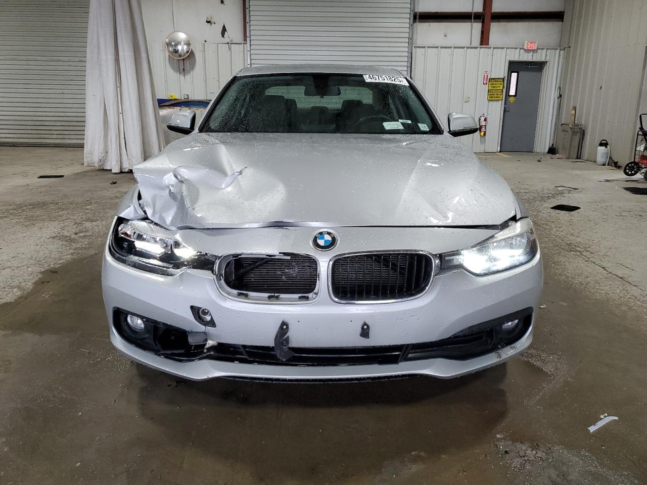 2016 BMW 3er VIN WBA8E1G59GNT37675 Copart auction photo, front end damage thumbnail 5