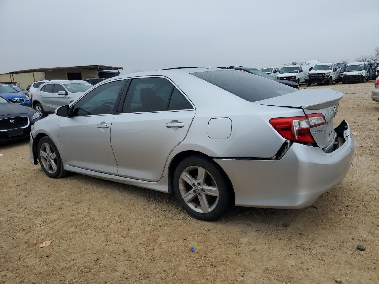 2013 Toyota Camry VIN 4T1BF1FK6DU725442 Copart auction photo, rear end / minor dent/scratches damage thumbnail 2