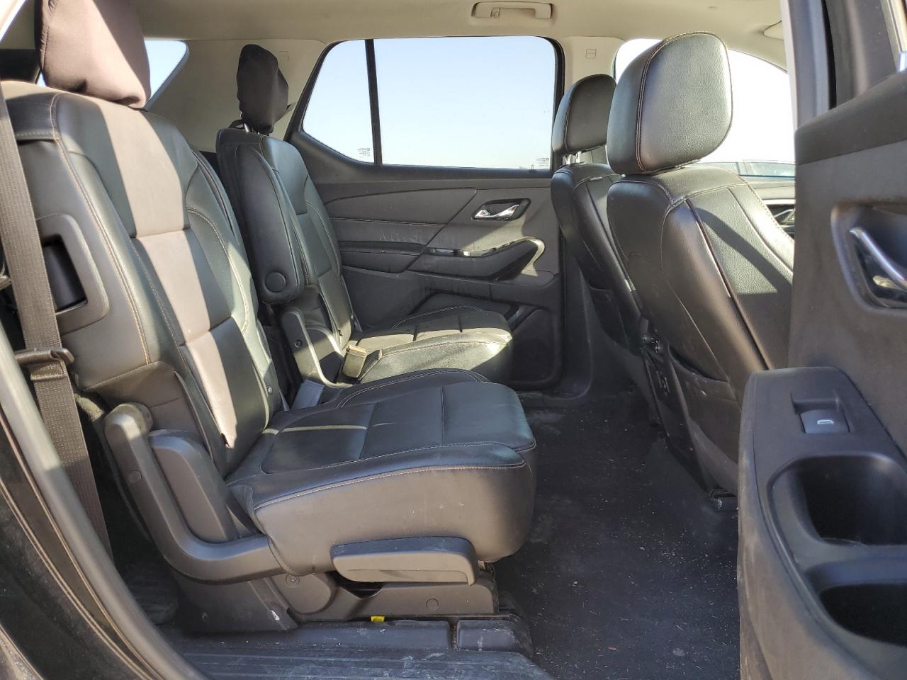 2018 Chevrolet Traverse VIN 1GNERHKW9JJ143558 Copart auction photo, front end / minor dent/scratches damage thumbnail 11
