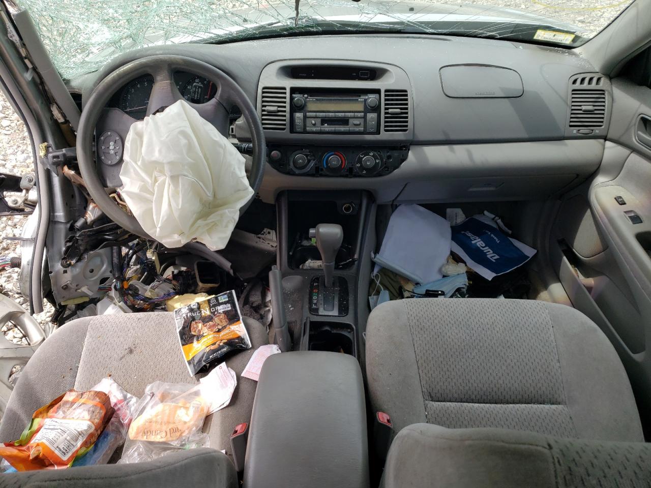 2004 Toyota Camry VIN 4T1BE32K04U797919 Copart auction photo, side / front end damage thumbnail 8