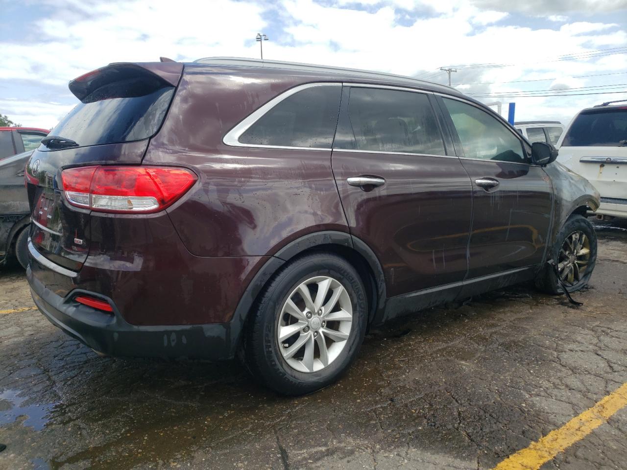 2016 KIA Sorento VIN 5XYPG4A32GG004498 Copart auction photo, burn - interior / burn - engine damage thumbnail 3