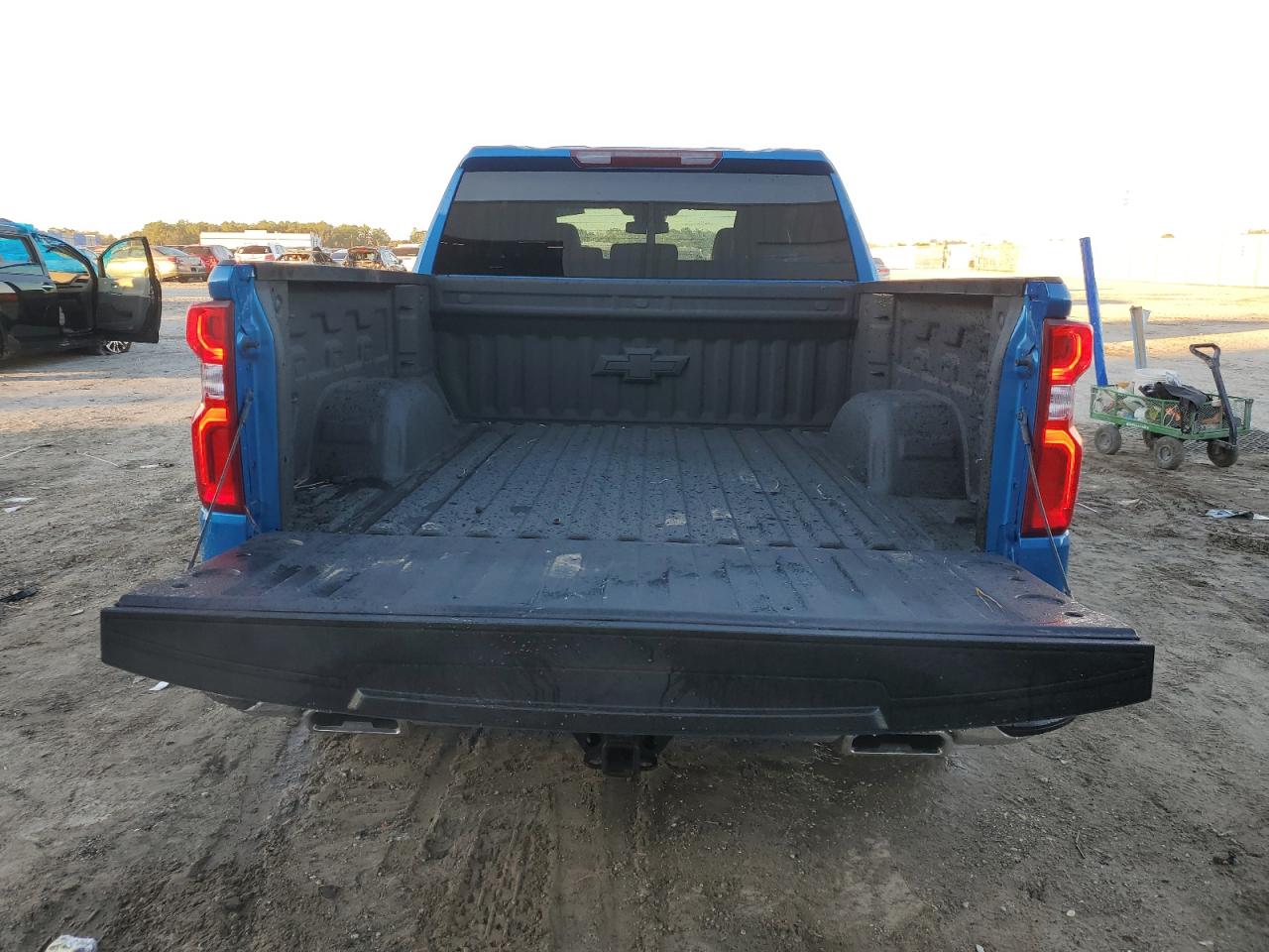 2023 Chevrolet Silverado VIN 1GCUDGE82PZ121034 Copart auction photo, front end / minor dent/scratches damage thumbnail 6