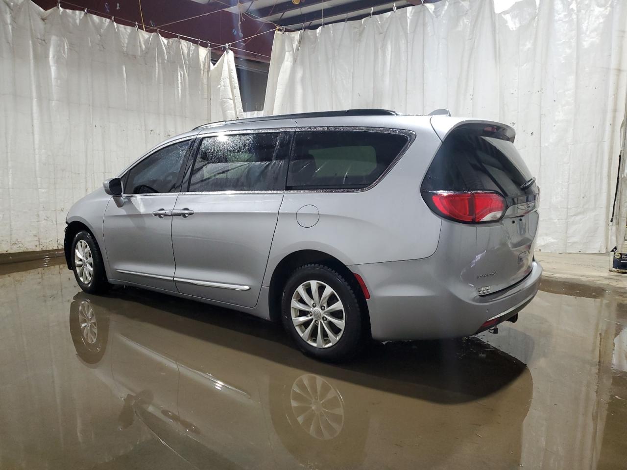 2017 Chrysler Pacifica VIN 2C4RC1BG9HR764817 Copart auction photo, front end damage thumbnail 2
