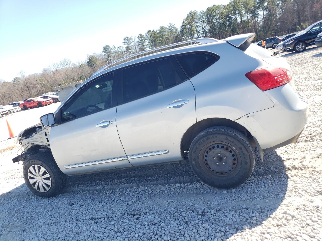 2015 Nissan Rogue VIN JN8AS5MTXFW165189 Copart auction photo, front end / minor dent/scratches damage thumbnail 2