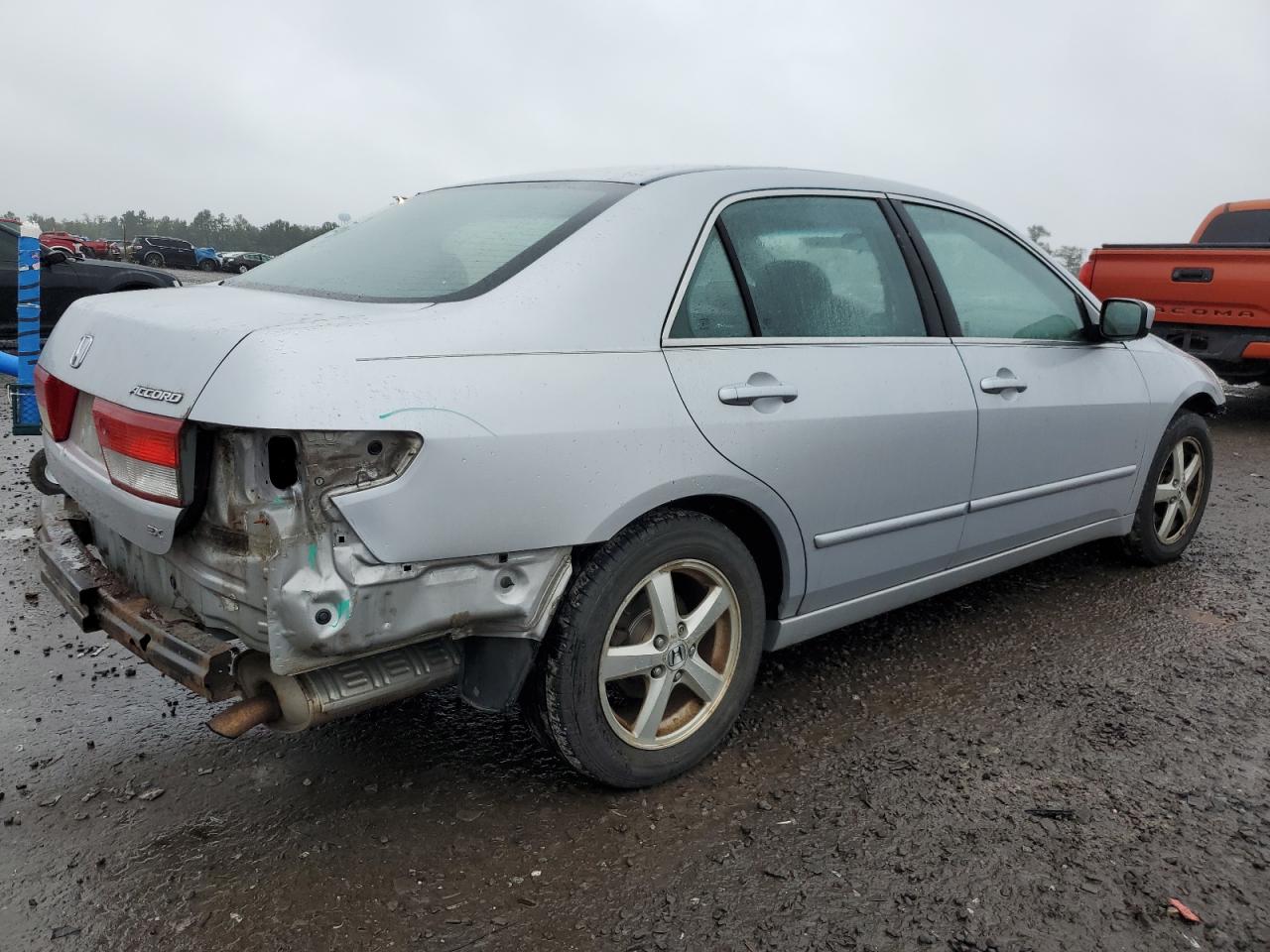 2003 Honda Accord VIN 1HGCM56633A001606 Copart auction photo, rear end / front end damage thumbnail 3