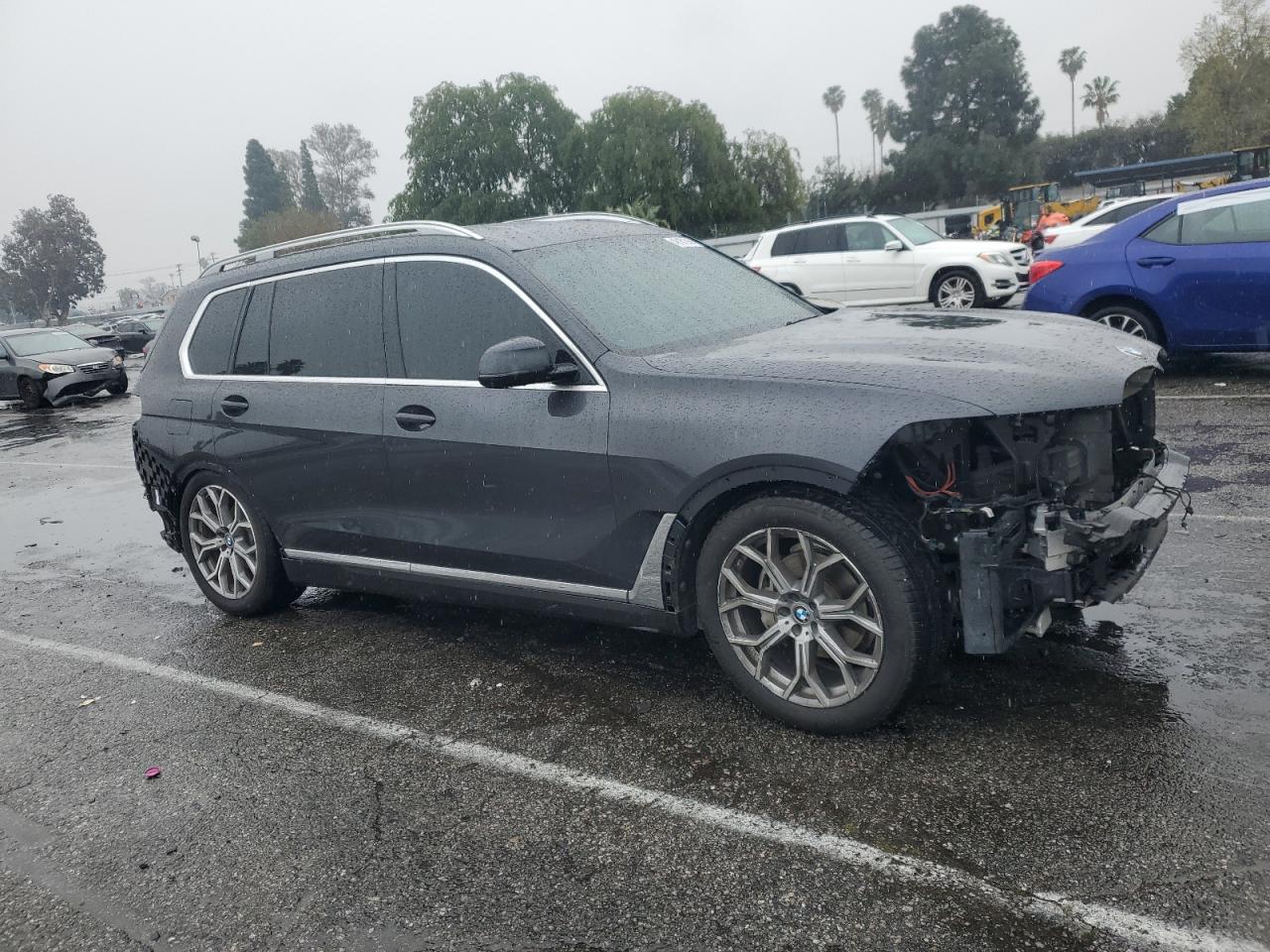 2019 BMW X7 VIN 5UXCW2C55KL083648 Copart auction photo, front end / rear end damage thumbnail 4